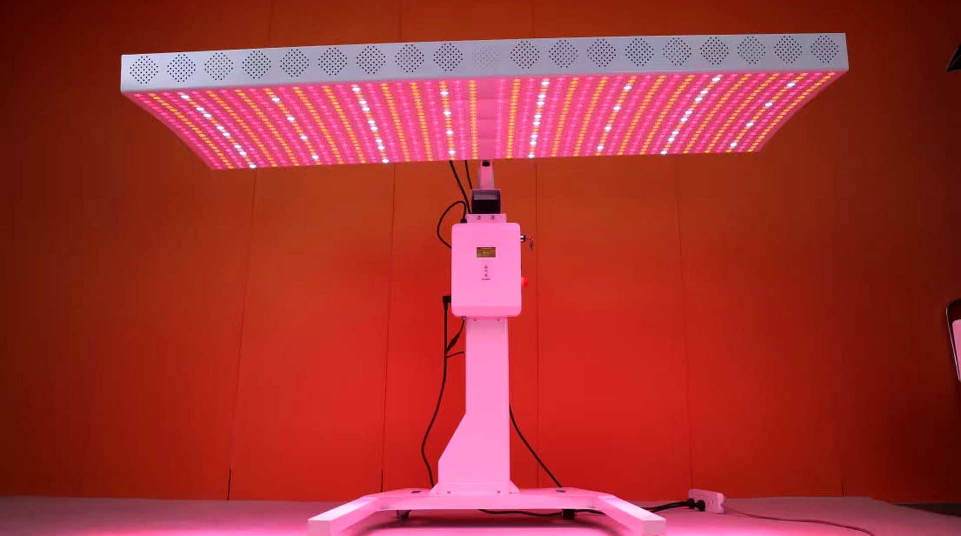 Helix Light 9-wavelength red light therapy bed — 1,152 dual-chip LEDs, 1,600 W clinical output.